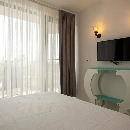 The Moon Guest house 4*