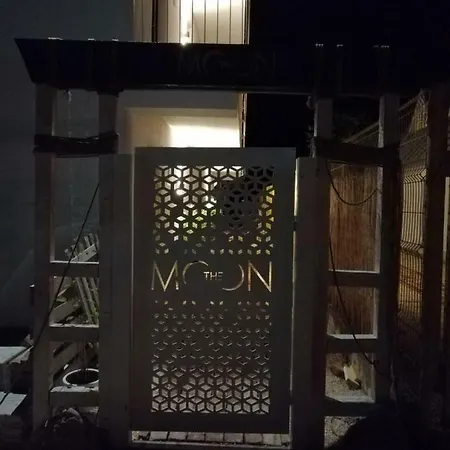 The Moon Guest house 4*